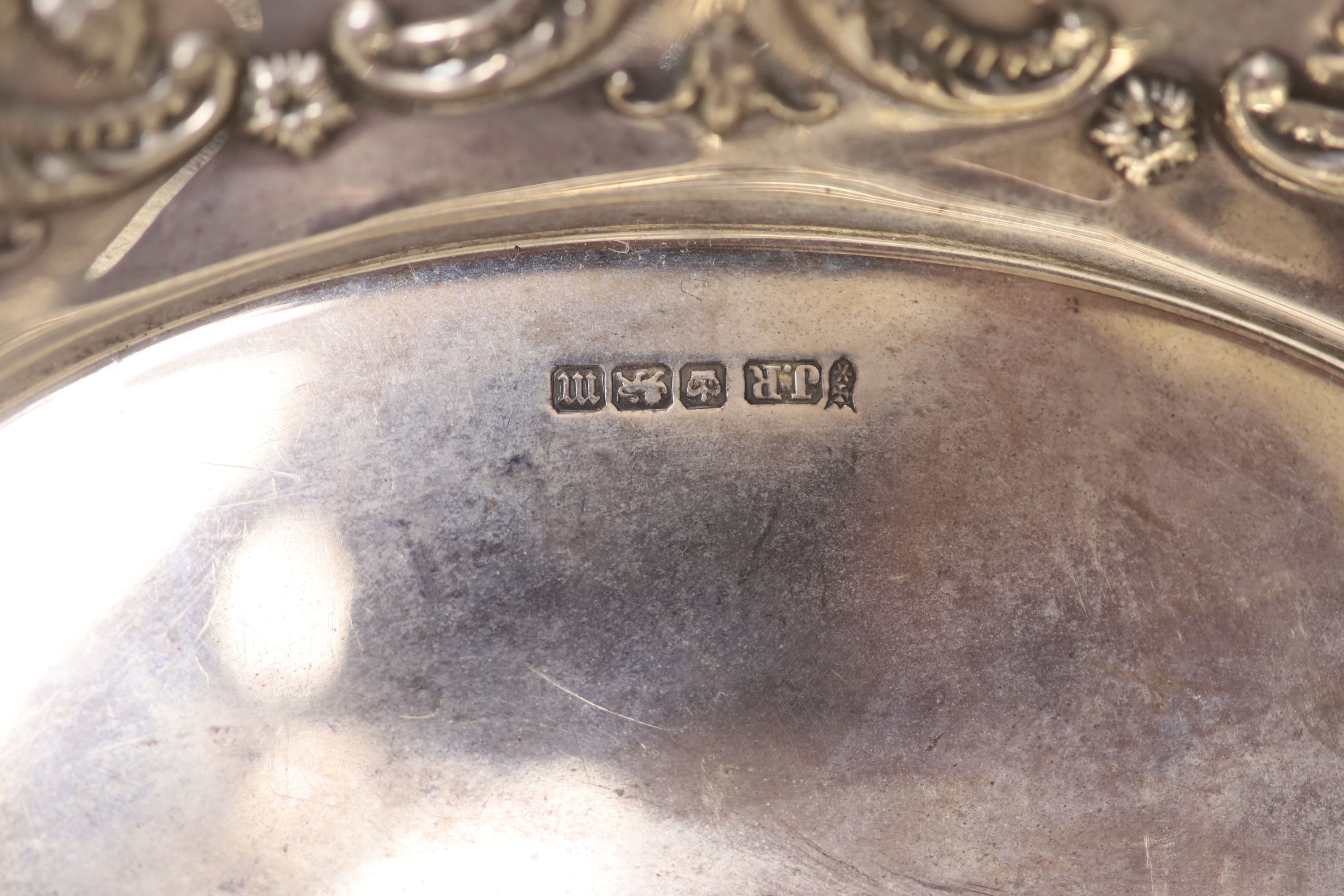 An Edwardian pieced silver oval cake basket, Joseph Rodgers, Sheffield, 1904, 32.3cm, 17oz.